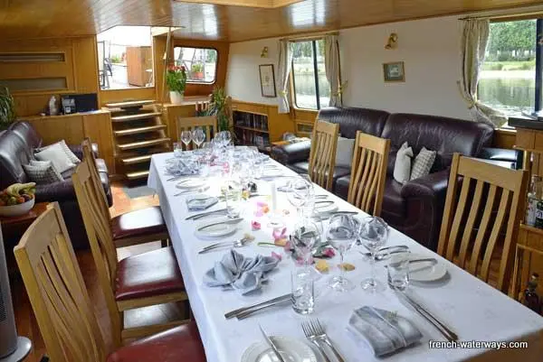 L’Art de Vivre (Barge)
