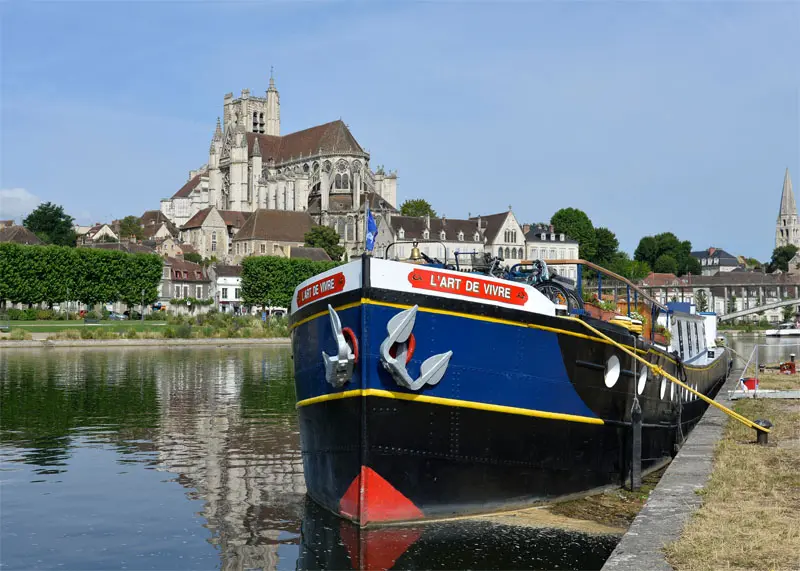 L’Art de Vivre (Barge)