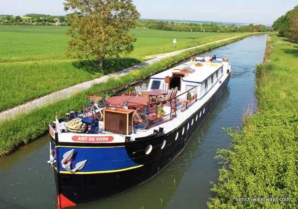 L’Art de Vivre (Barge)