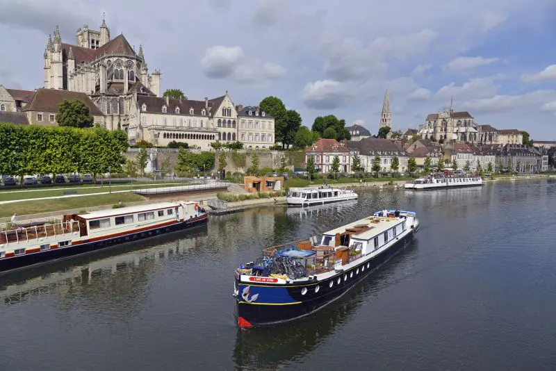 L’Art de Vivre (Barge)