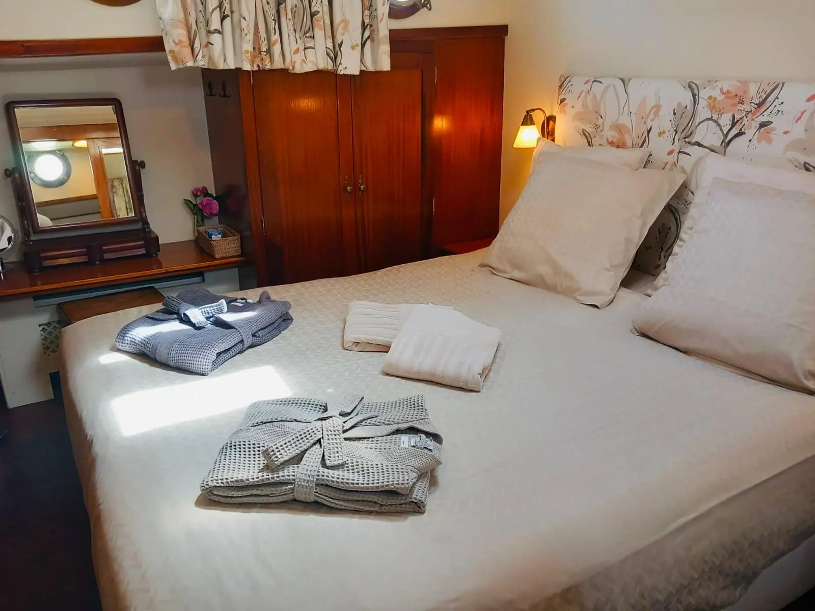 Amour: An Intimate Voyage of Romance and Luxury on the Canal du Midi