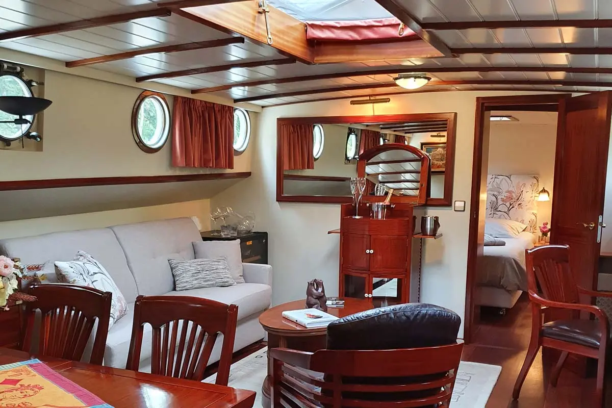 Amour: An Intimate Voyage of Romance and Luxury on the Canal du Midi