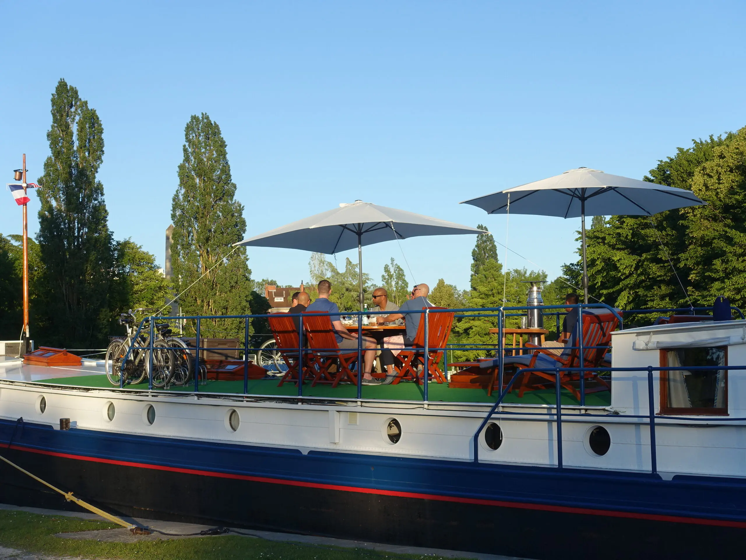 La Vie en Rose: A Romantic Saône Cruise of Style, Story and Serenity