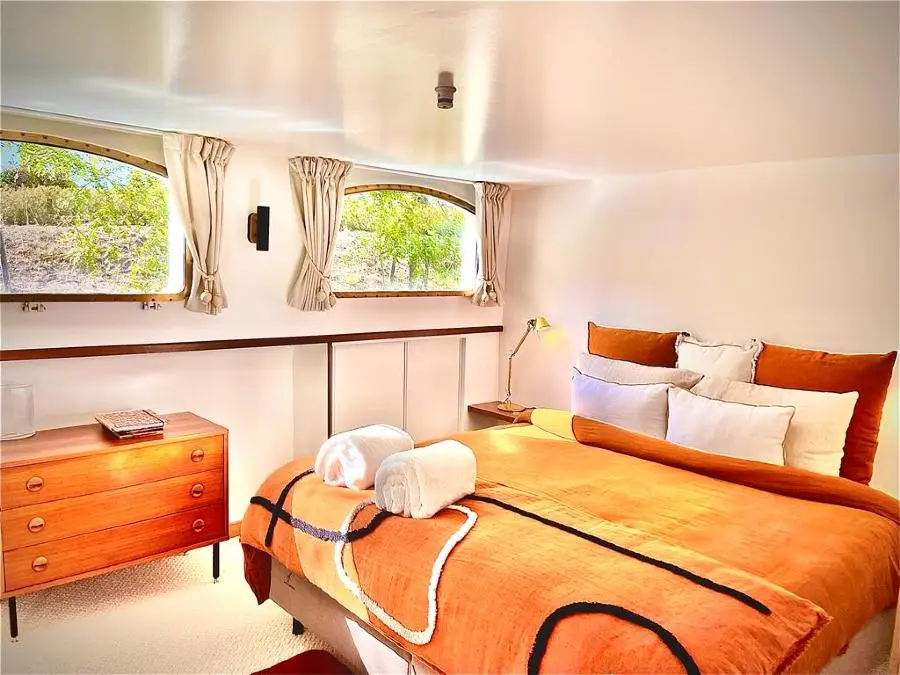Johanna Midi: An Intimate Cruise Through the Canal du Midi’s Timeless Beauty