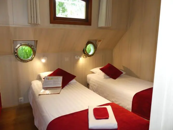 Johanna: A Chic Canal Journey Through France’s Wine and Heritage Regions