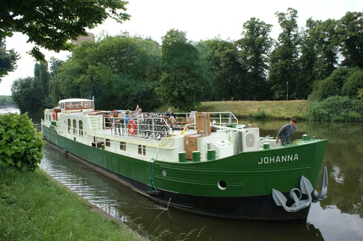 Johanna: A Chic Canal Journey Through France’s Wine and Heritage Regions