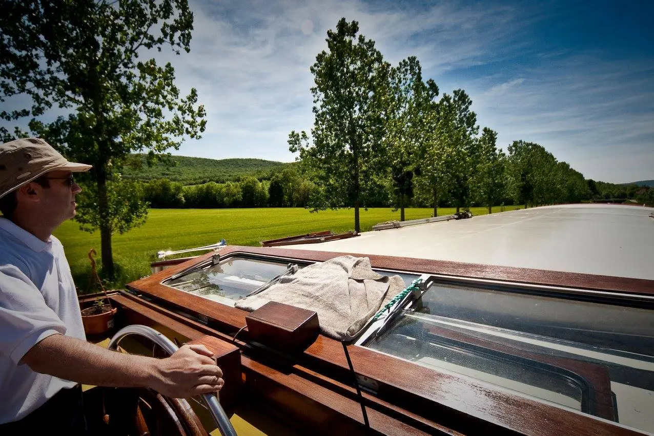 Prospérité: A Sophisticated Journey of Grandeur and Gastronomy in Burgundy