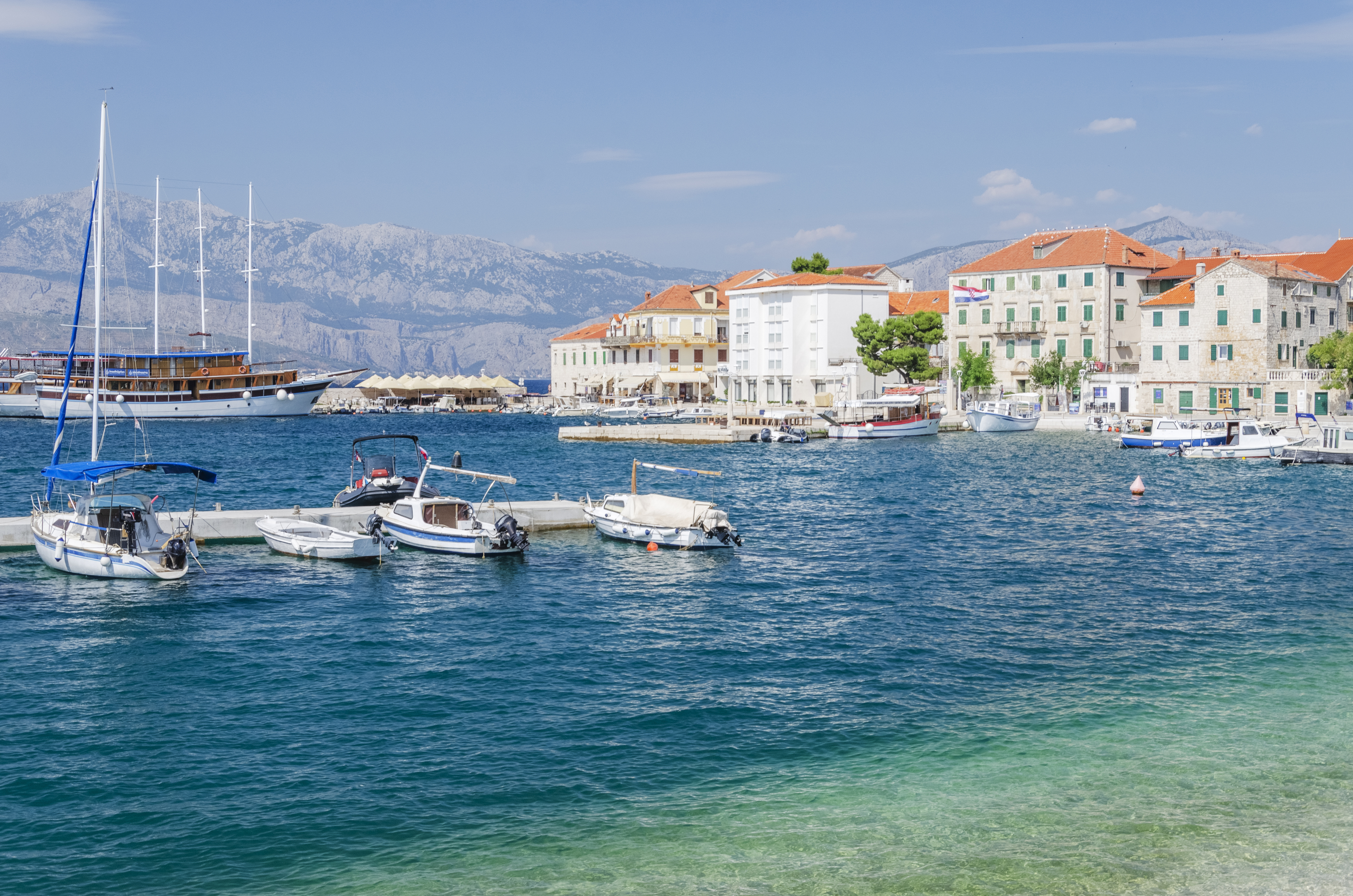 Dalmatian Islands Yacht Cruise with Plitvice Lakes & Šibenik