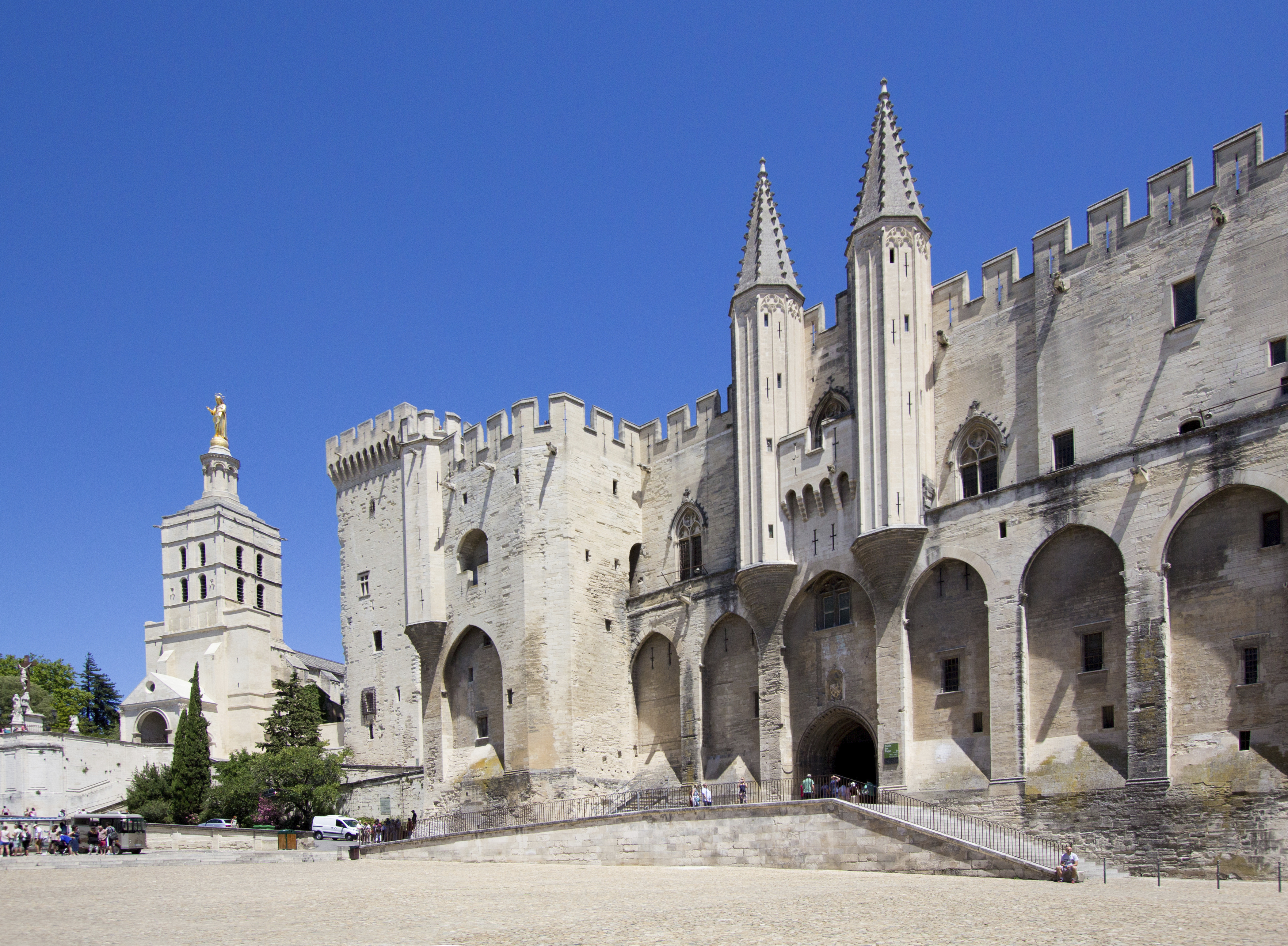 Burgundy, the River Rhône and Provence River Cruise with Lake Geneva and Golden Pass Extension