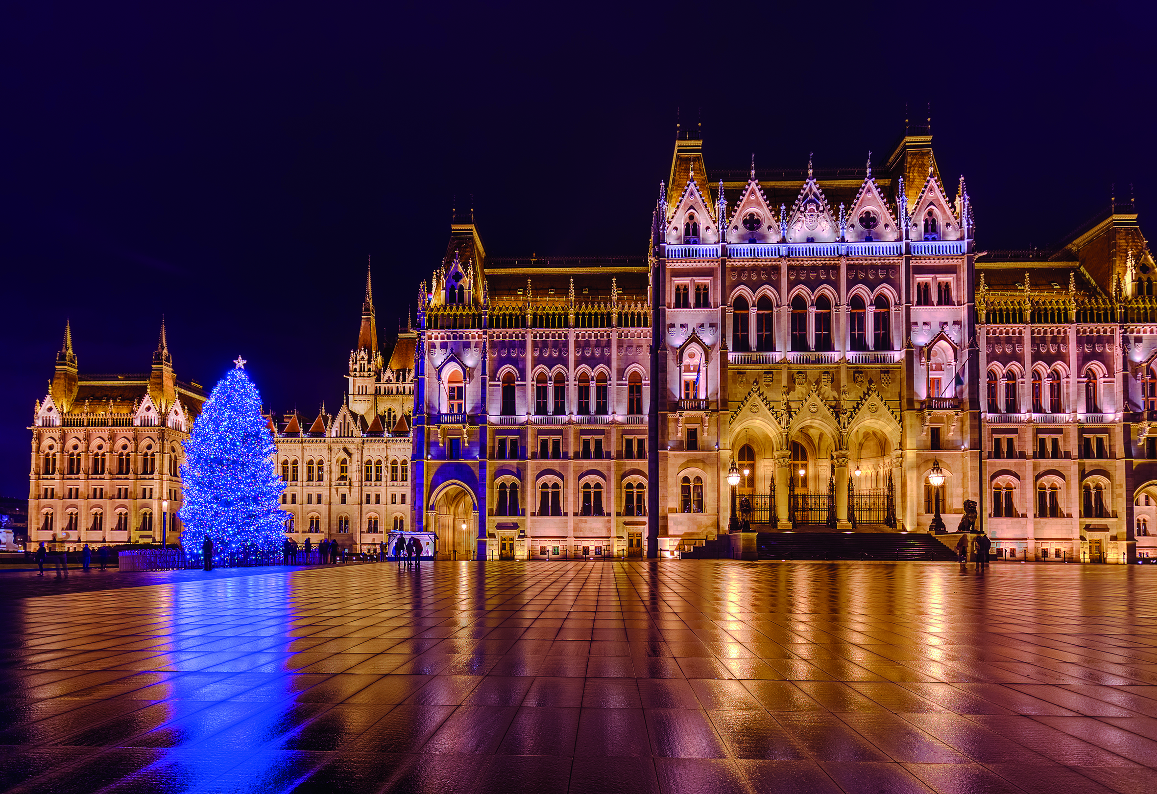 The Danube’s Imperial Cities and Yuletide Markets River Cruise for Solo Travellers